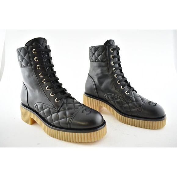 Chanel 20B Black Quilted CC Platform Combat Lace Up Ankle Short Moto Boot 37.5 - Picture 2 of 9